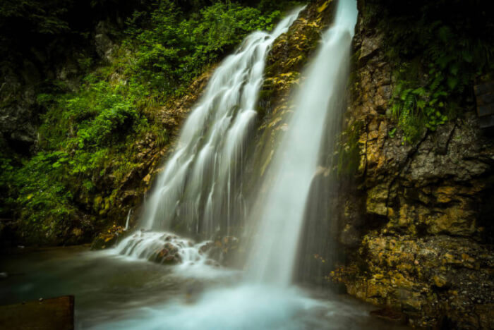 Cascada Urlatoarea